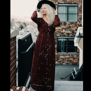 Large knot sisters maxi dress